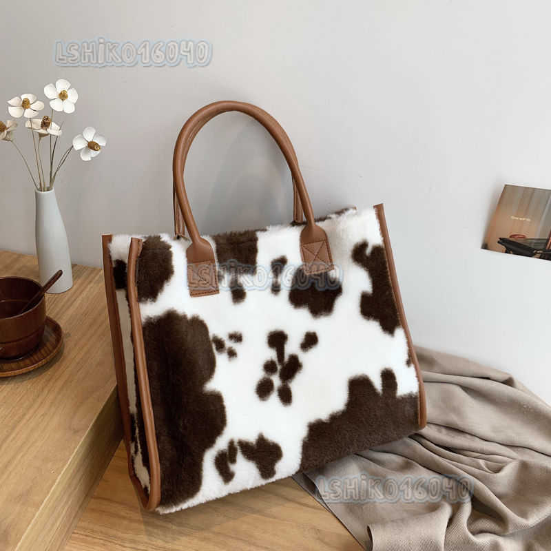 Plush Bag Womens Large Capacity 2025 New Fashion Autumn and Winter Versatile Fashion Plush Shoulder Bag College Student Tote Bag H250804