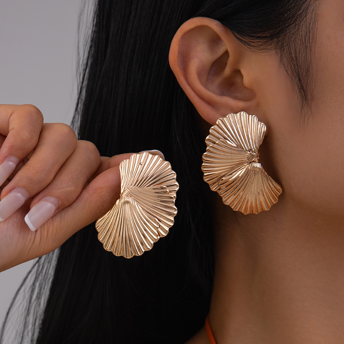 Ocean Inspired Metal Shell Earrings with Premium Textured Design Bold Statement Women Jewelry Versatile New Arrival