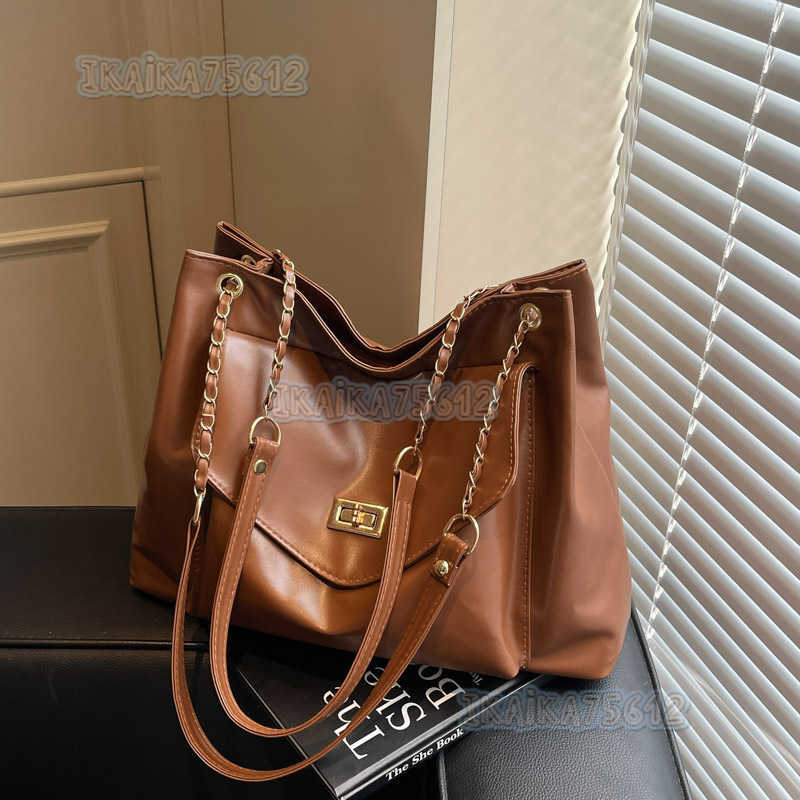 Casual Chain Single Shoulder Crossbody Bag Simple Large Capacity Bag for Women 2025 Winter New Style Commuting Tote Bag H250804