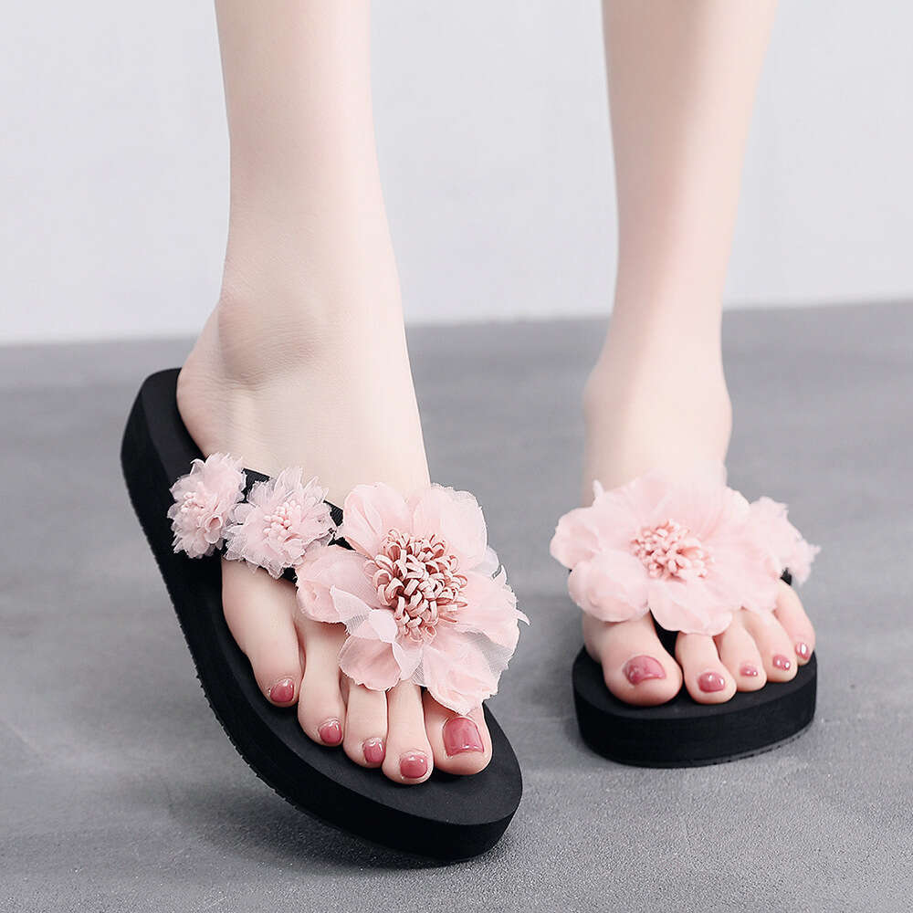 New Women's Summer Fashionable Versatile Flip-Flops Thick Sole Beach Shoes Sweet Holiday Sandals for Women