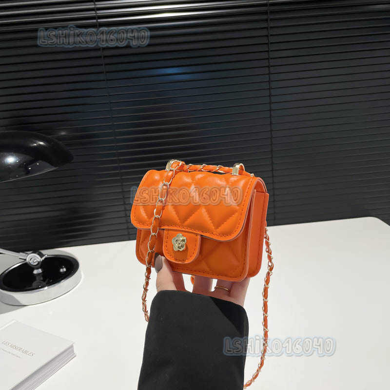 Premium 2025 New Niche Design Chain Small Bag Handheld Versatile Celebrity Lipstick Bag Mini Coin Small Square Bag H250804