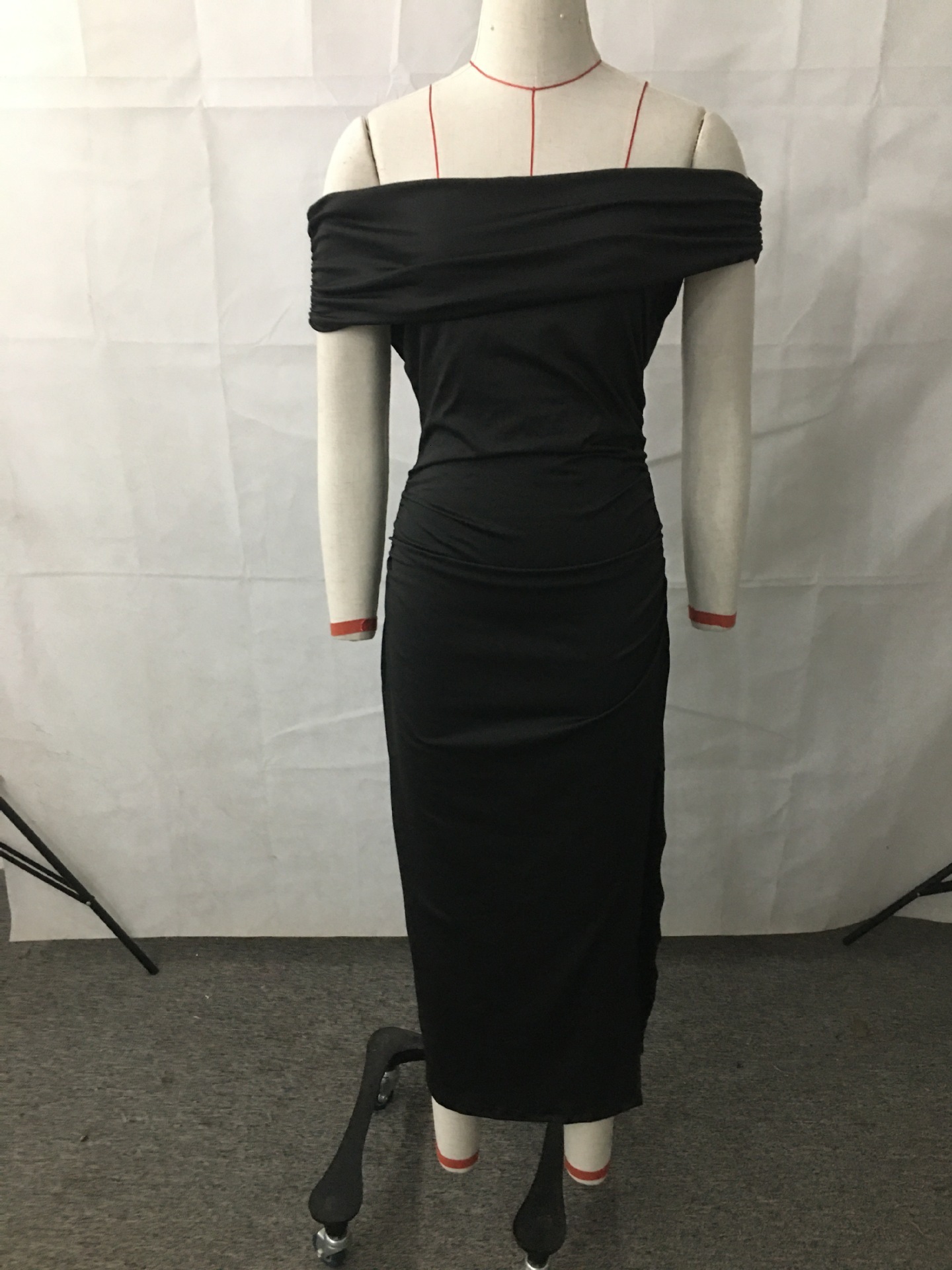 2025 new solid color short fashion sleeved mid length off shoulder dress sexy evening dress new designer dress