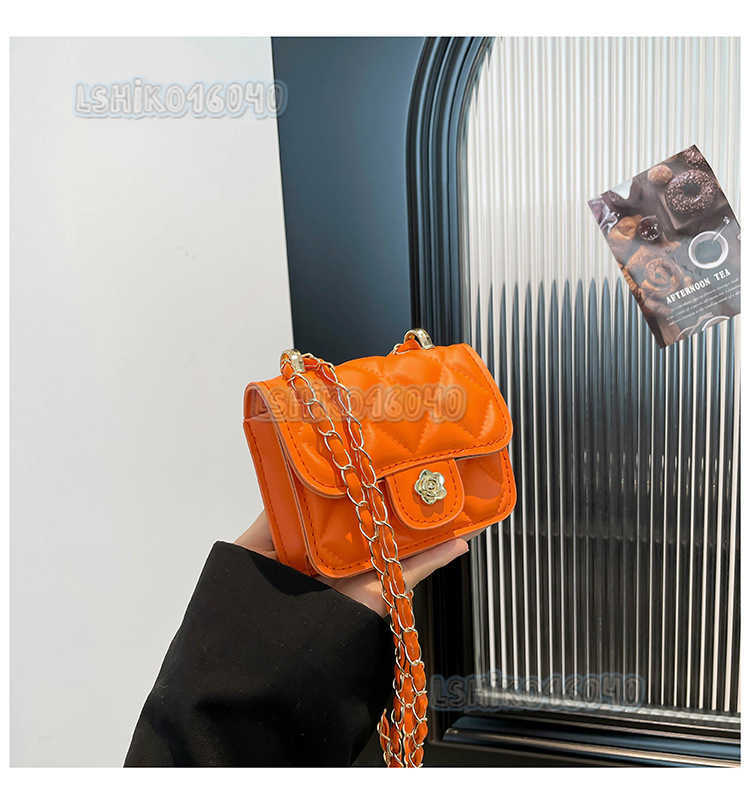 Premium 2025 New Niche Design Chain Small Bag Handheld Versatile Celebrity Lipstick Bag Mini Coin Small Square Bag H250804