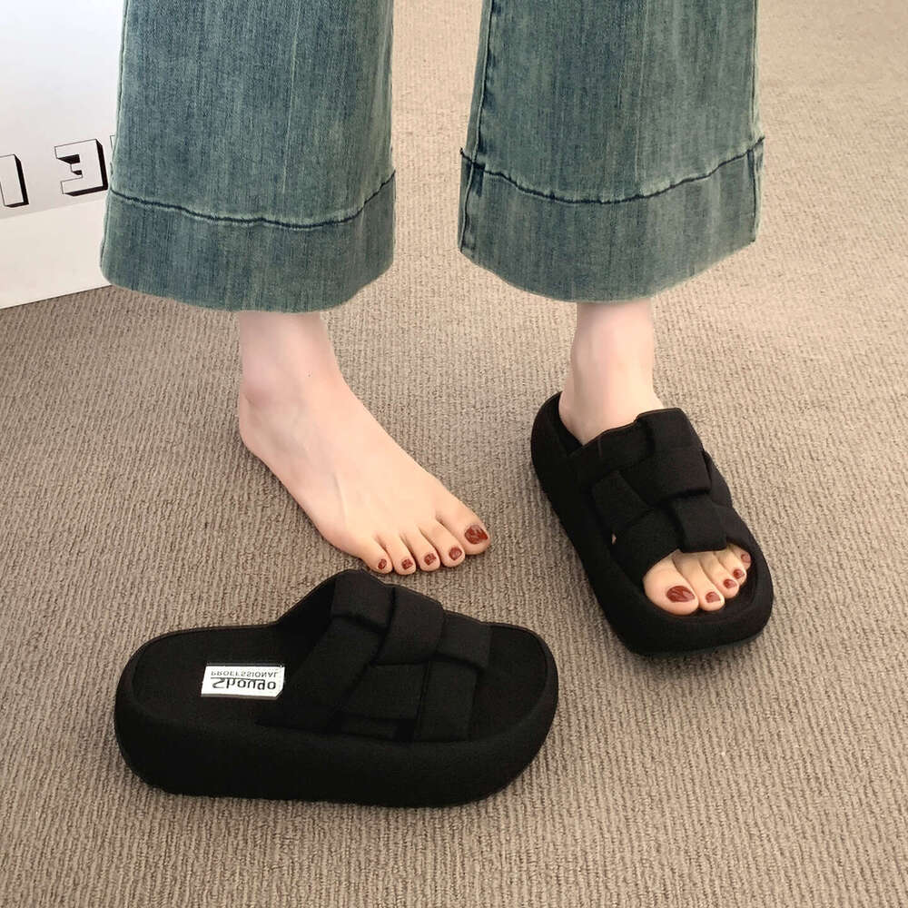2025 New Women's Summer Outdoor Wear Thick Sole Height-Increasing Casual Beach Slide designer shoes Sandals with Skirt
