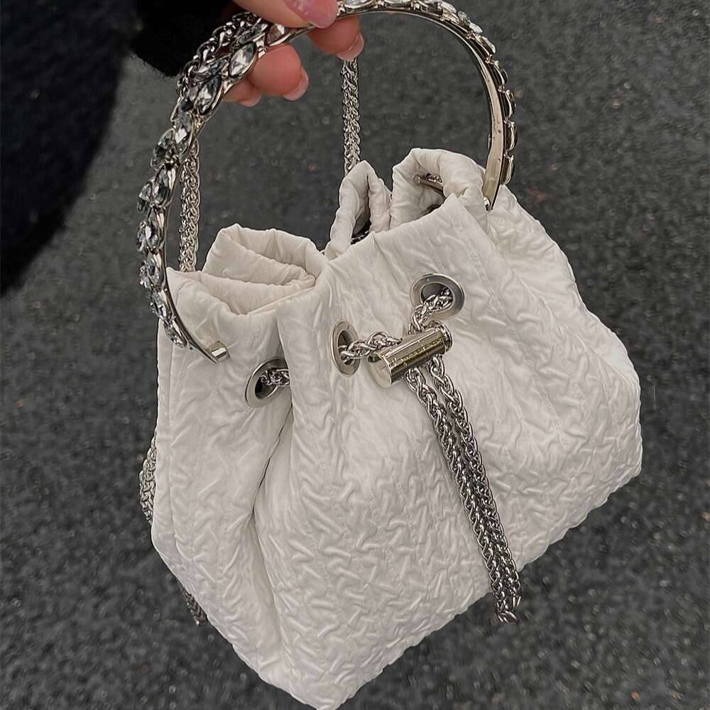 Korean Style Rhinestone Chain Handbag Fashion High-end Drawstring Bucket Sweet Niche Crossbody Bag for Women