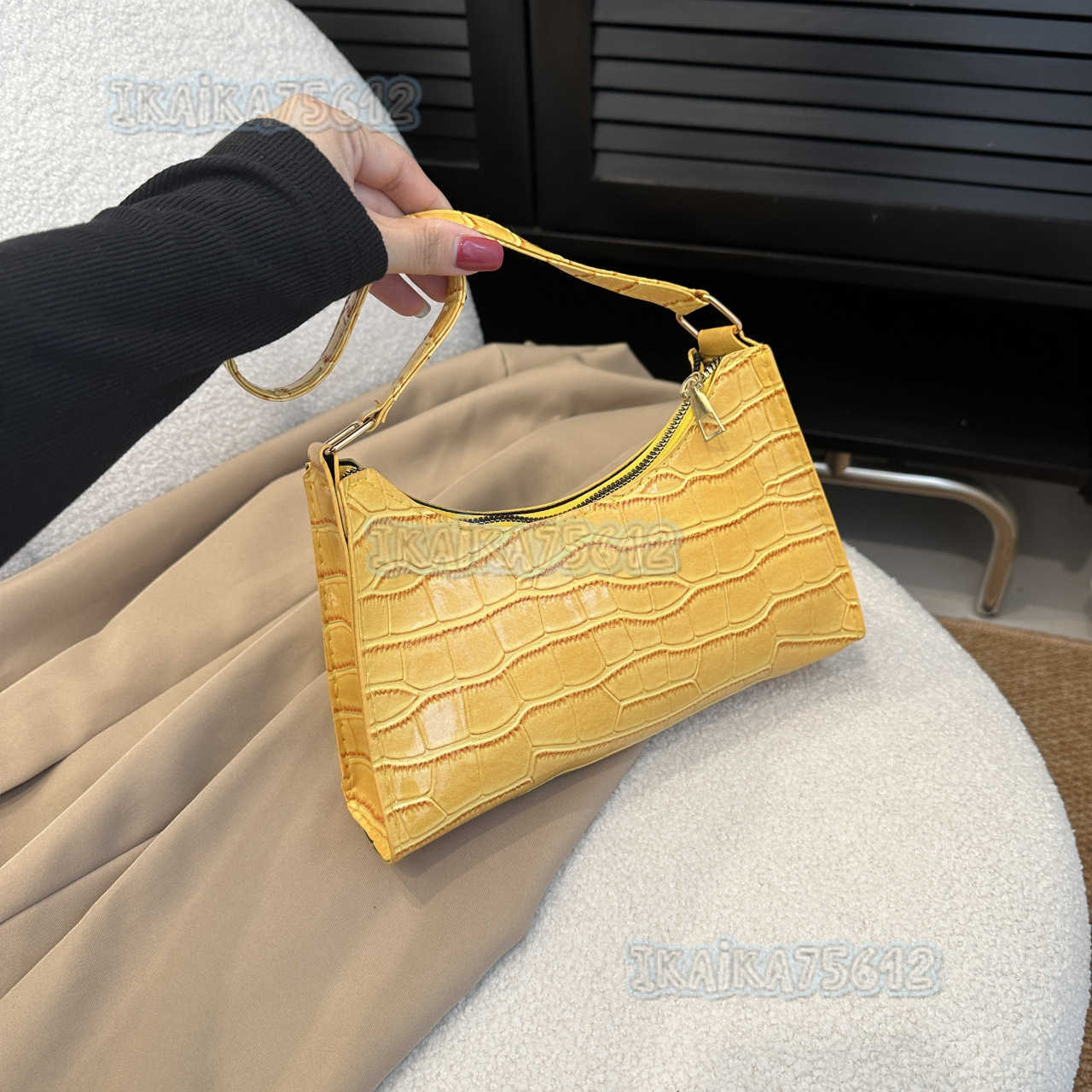Niche Aesthetic Fashion Diamond Quilted Underarm Single Shoulder Bag for Women 2025 Summer New Trendy Small Square Bag H250804