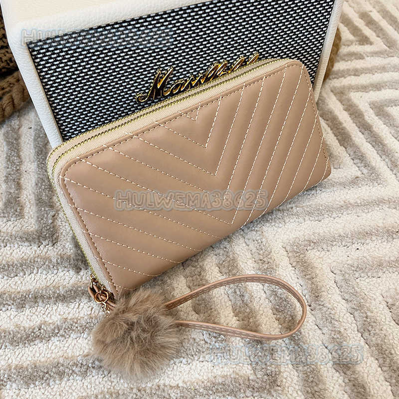 Womens Bag 2025 New Pattern Embroidered Fashion Long Wallet Casual Pendant Handheld Coin Purse H250804