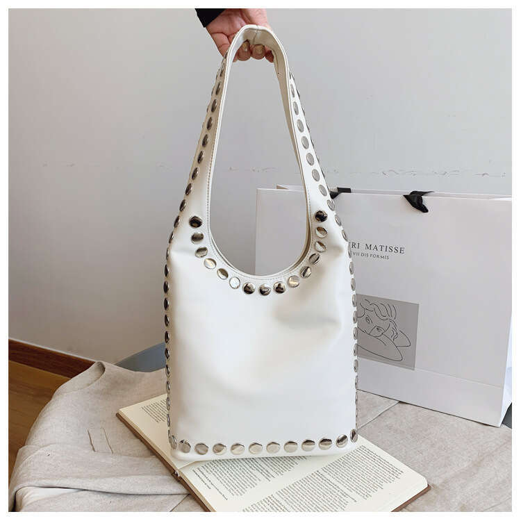 Studded Single Shoulder Underarm Fashion Motorcycle Simple Trendy Large bags Capacity designer Bucket Bag