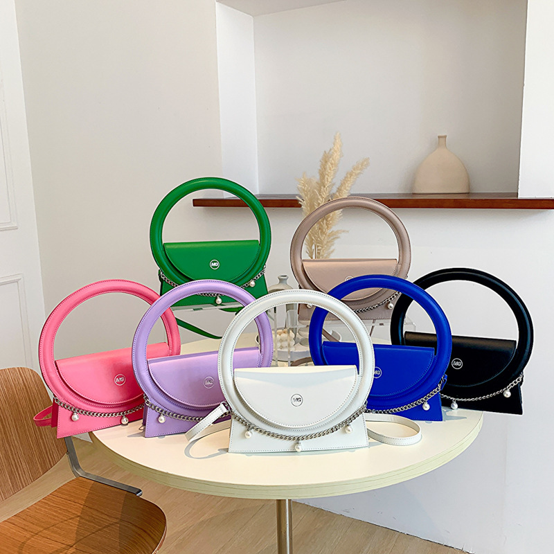 Trendy Female Chain-link Clutch Modern Handbag for Everyday Elegance