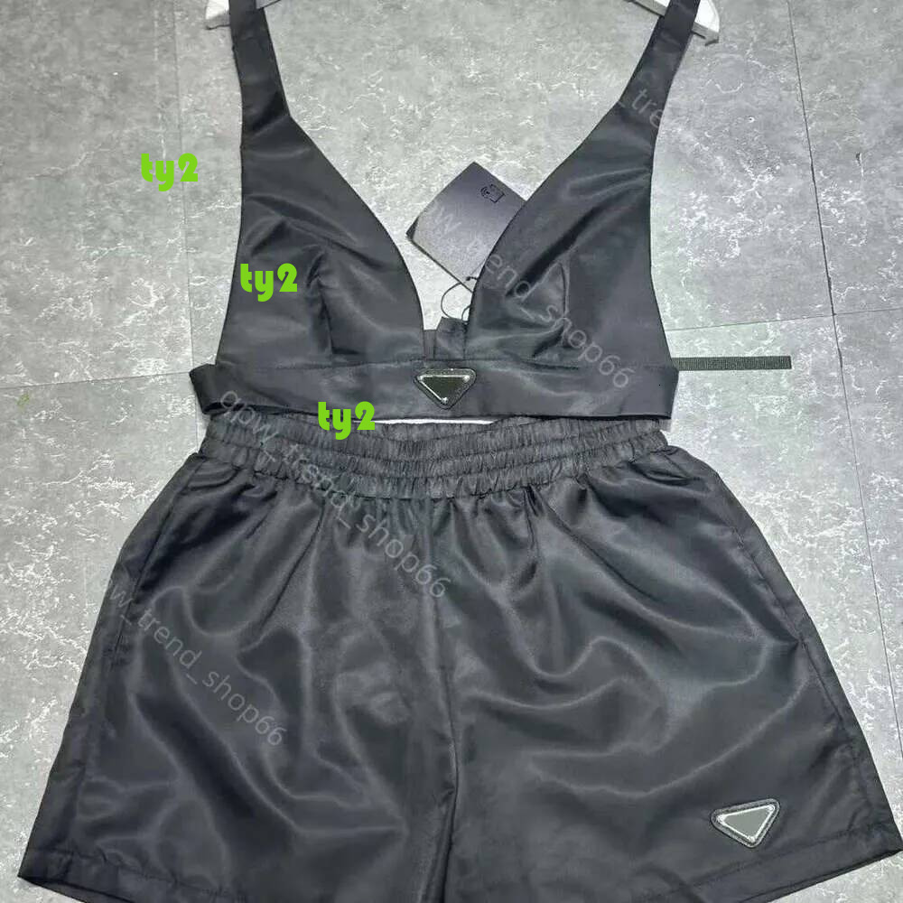 Top Designer High Quality Bra + Short Set Fashion Classic Iron Print Nylon Camisole Shorts Women's Two Piece Pants new2025
