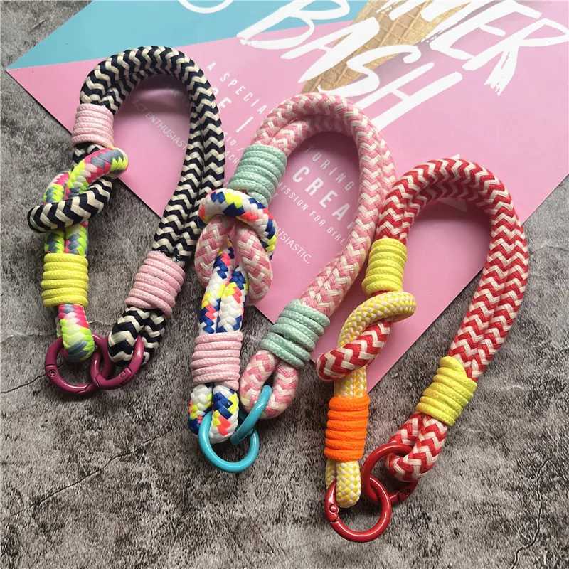 Keychains Contrast Color Key Chain Accessories Luxury Car Keychain Bag Charms for Handbags Exquisite Gift Boyfriend Key Tags G250802