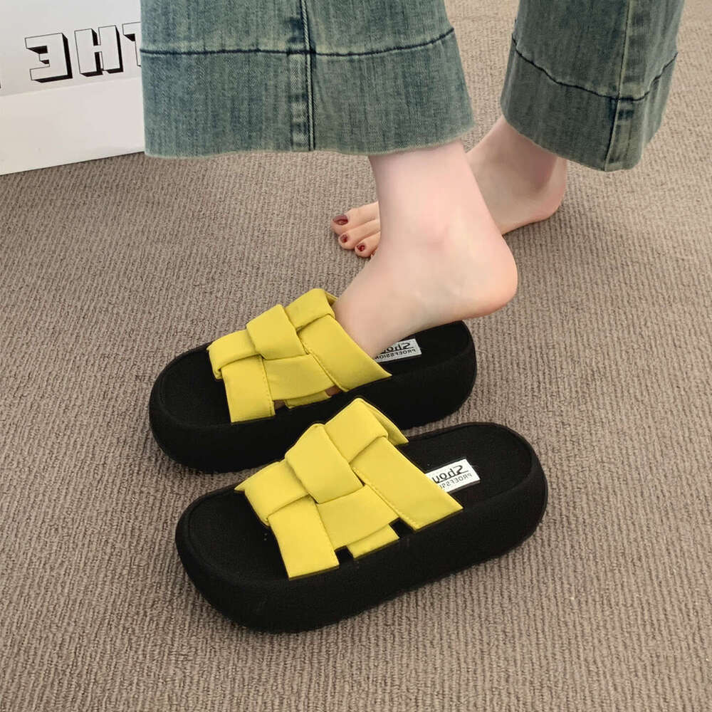 2025 New Women's Summer Outdoor Wear Thick Sole Height-Increasing Casual Beach Slide designer shoes Sandals with Skirt
