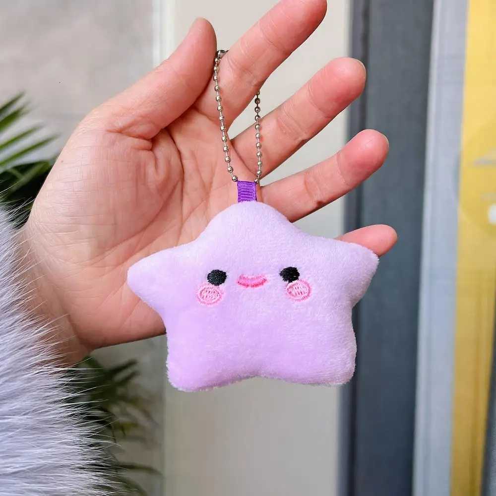 ute Stars Plush Keychain Small Toy Doll Girls Fluffy Soft Stuffed Backpack Bag Pendant Car Key Rings Funny Squeak Accessories G250802