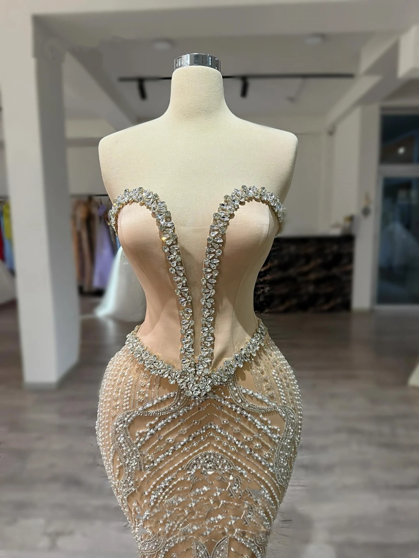 Gorgeous Evening Dresses Strapless Prom Dress Rhinestone Beading Crystal Sleeveless Deep V Neck Mermaid Party Gowns Vestidos De Noche Plus Size
