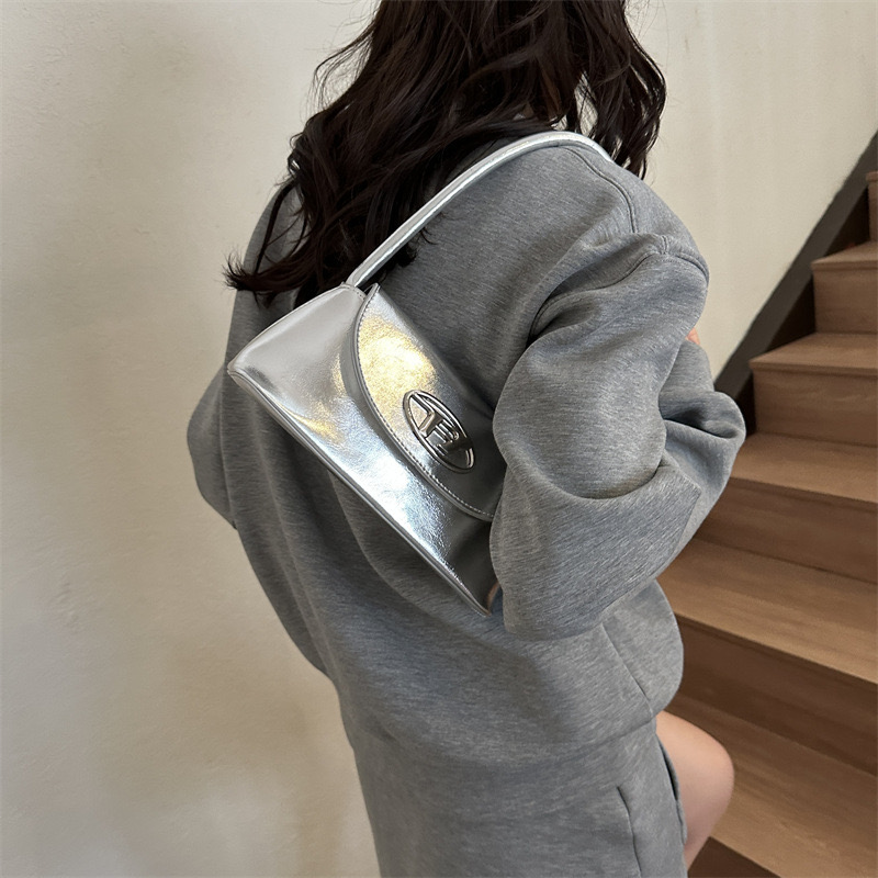 Designer Bag Shoulder Bag Luxury Bag Rivets Crossbody bag High Quality Womens handbag Purse Metal decoration Underarm Bag Mini Bag Shopping bag Free s