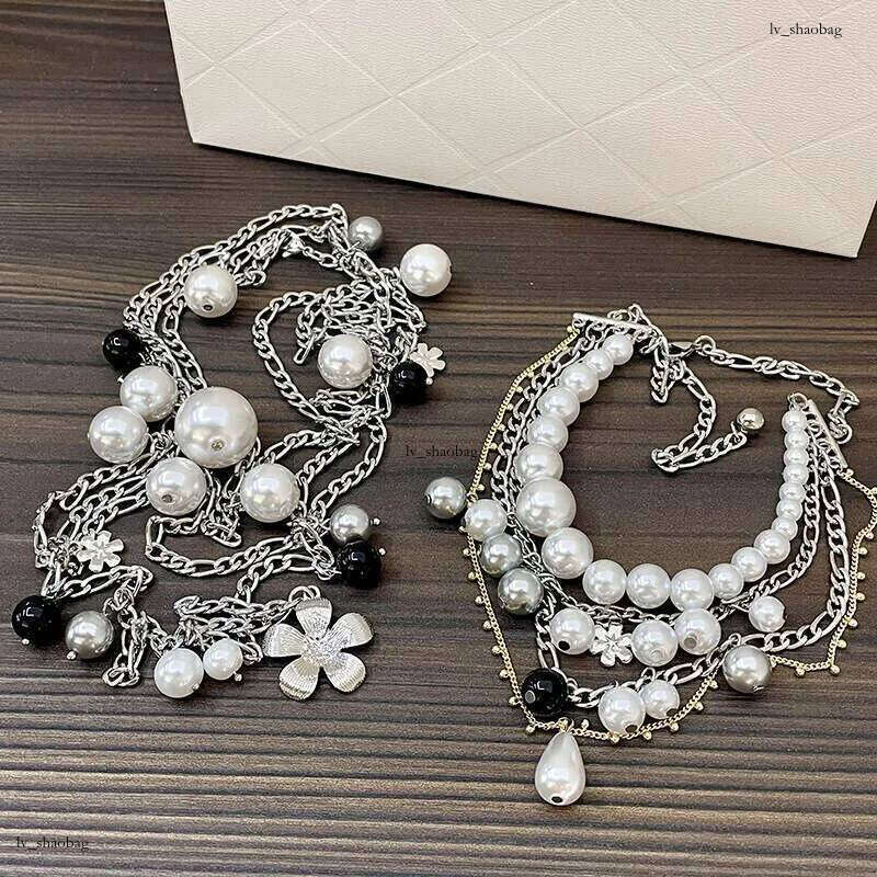 DHcollections Color Blocking Pearl Tassel Layered Necklace, Black White Bead Collarbone Personalized And Fashionable Women's Sweater Chain, Trend