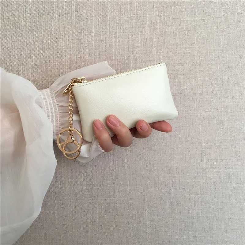 Small zipper change bag retro oil wax leather key bag womens card bag thin key bag red envelope car keychain. G250802