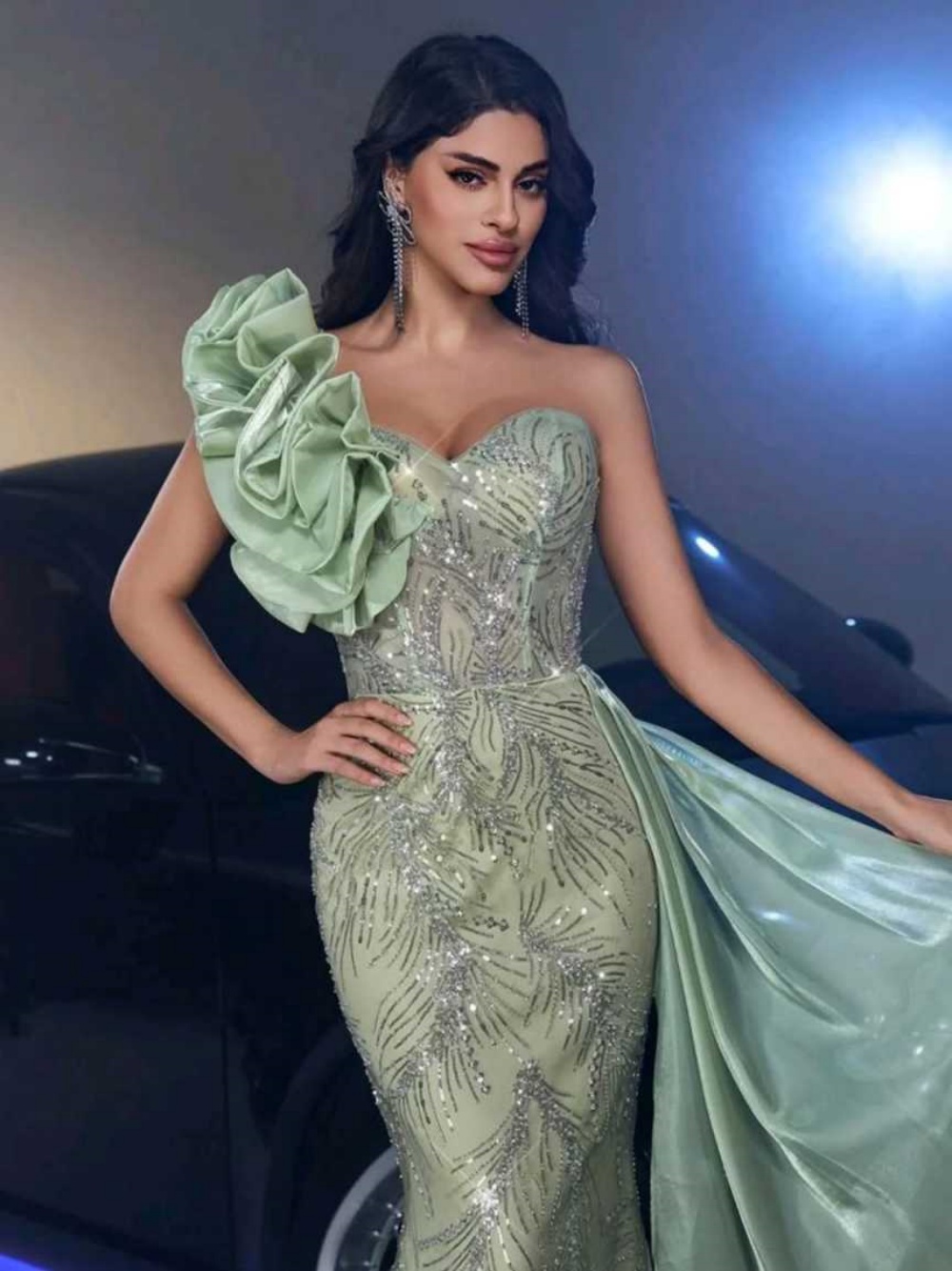 Sparkly Evening Dresses For Women One Shoulder Sleeveless Gown Sequins Lace Sweep Train Dress Party Customized