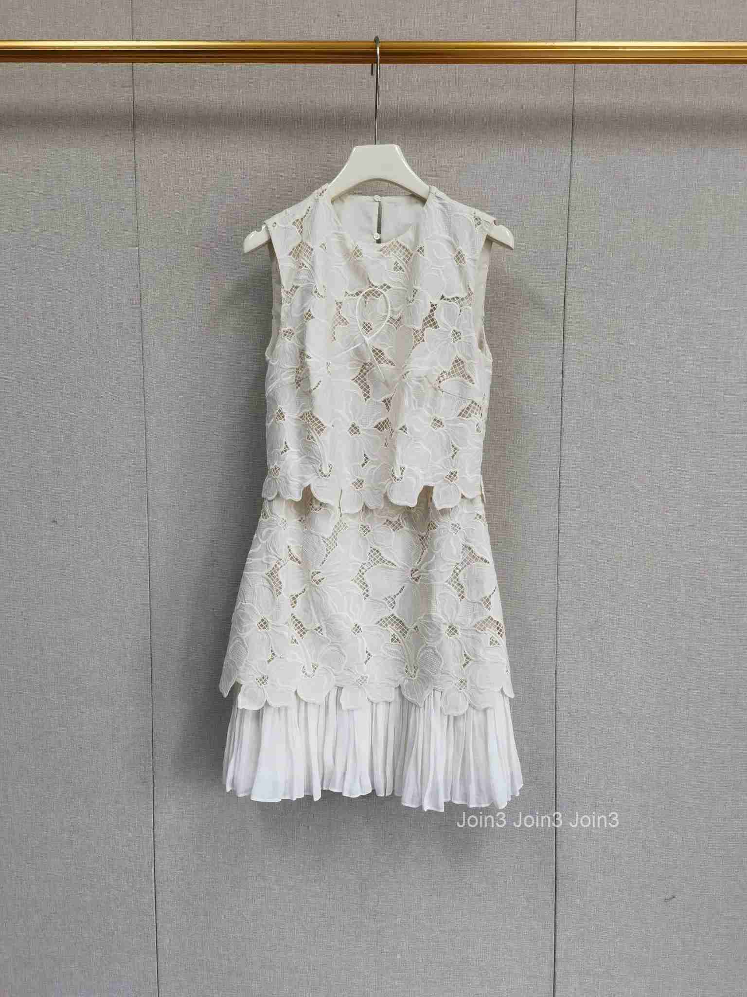 Womens French Pleated Dress Summer New Embroidery Flower Hollow Backless Ladies Round Neck Sleeveless Patchwork Short Robe
