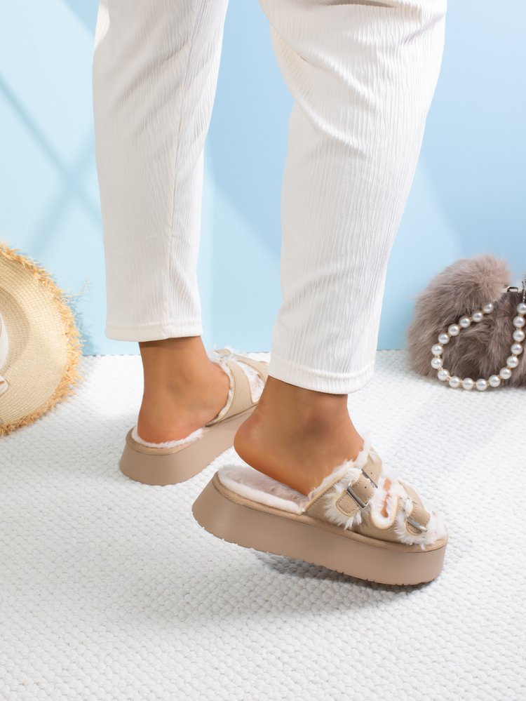 new Women's one-piece fur flat fluffy shoes with color-blocking design Slip - on Lazy Shoes for Slippers