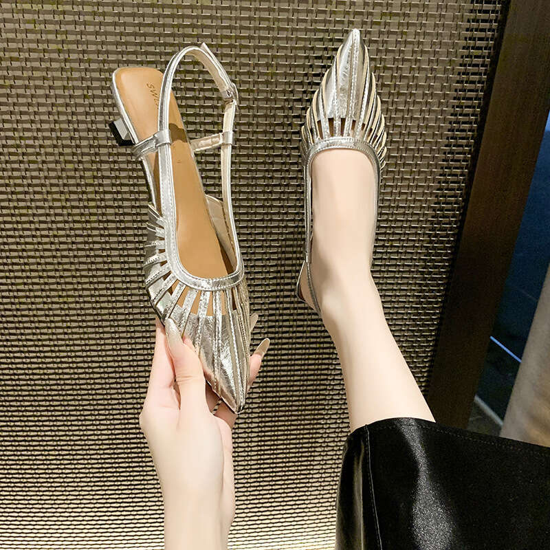 Irregular Heel Closed-Toe 2025 Summer Korean Version Hollow Mid-Heel Back Air Quality designer shoes Fashion Sandals
