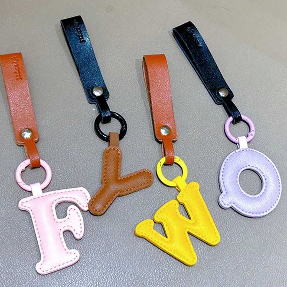 Creative 26 Letter Keychain PU Leather Alphabet Car Key Holder Business Bag Pendant for Women Jewelry Accessories G250802