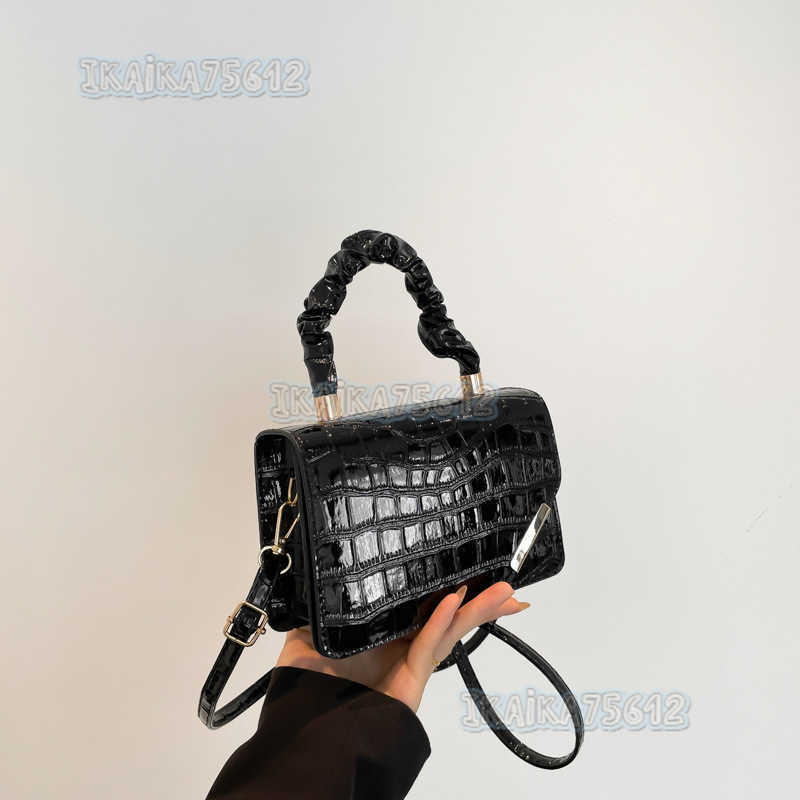 Minimalist 2025 Spring Summer New Casual Fashion Niche Aesthetic Crossbody Bag Small Square Bag Unique Stylish Shoulder Bag H250804