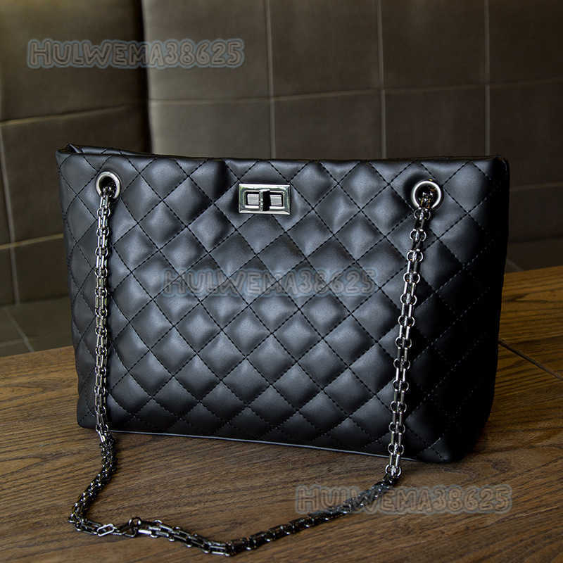 Womens Bag Quilted Chain Bag Ladies Style Shoulder Bag Fashion Handbag Embroidered Bag H250804