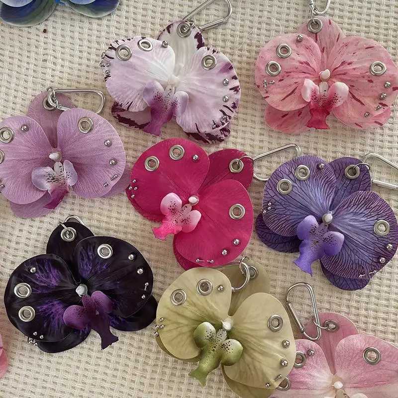Exquisite Phalaenopsis Orchid Lily Keychain Creative Simulation Flower Bag Pendant Fashion Backpack Decoration Accessories Gifts G250802