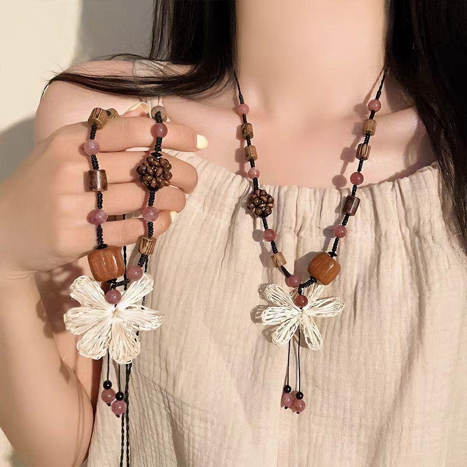 Chinese Neo Chinese Style Braided Flower Necklace for Women Design Forward Vintage Collarbone Chain Versatile for Sweaters Casual Outfits