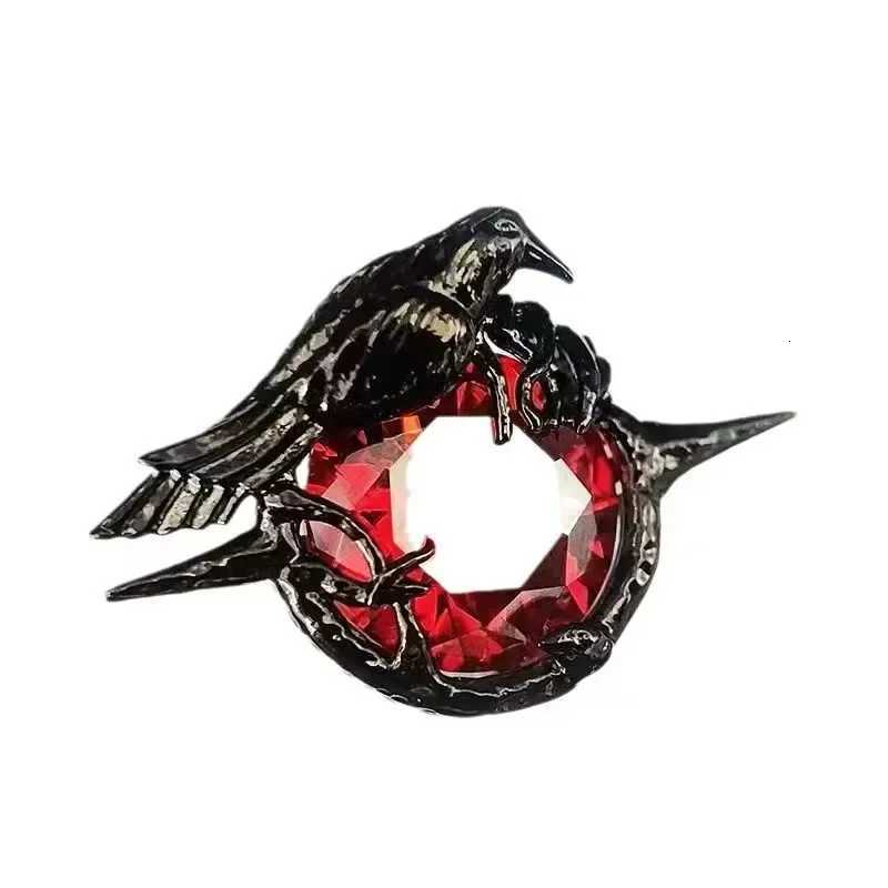 2025 Game Love and Deep Space Sylus Brooch Red Zircon Crow Badges Pin for Clothing Jewelry Cosplay Accessories Fans Gifts G250802