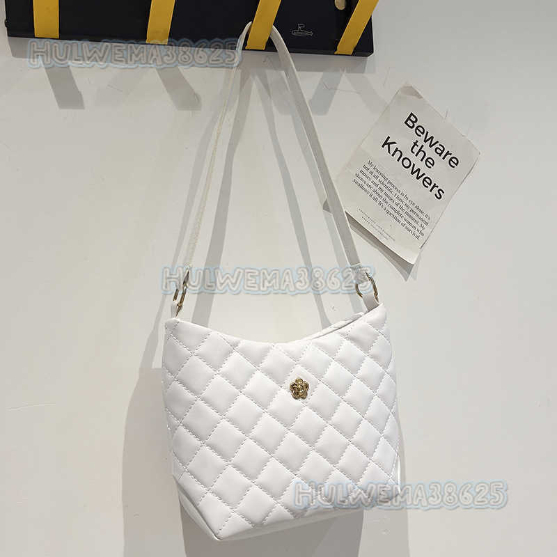 Autumn Winter New Diamond Chain Bag for Women 2025 New Handbag Fashion Simple Single Shoulder Crossbody Bag for Women H250804