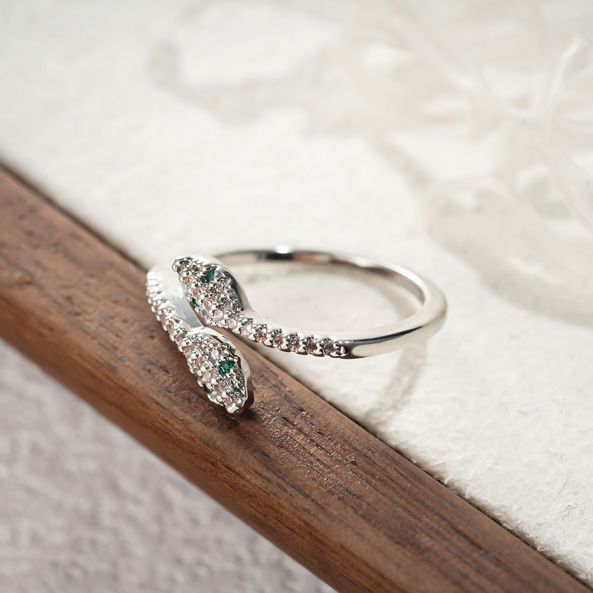 Free Shipping 2025 New Designer Jewelry High-end Fashion Exquisite Open Flexible Snake Ring High-end Diamond-studded Index Finger Ring Zodiac Hand Jew