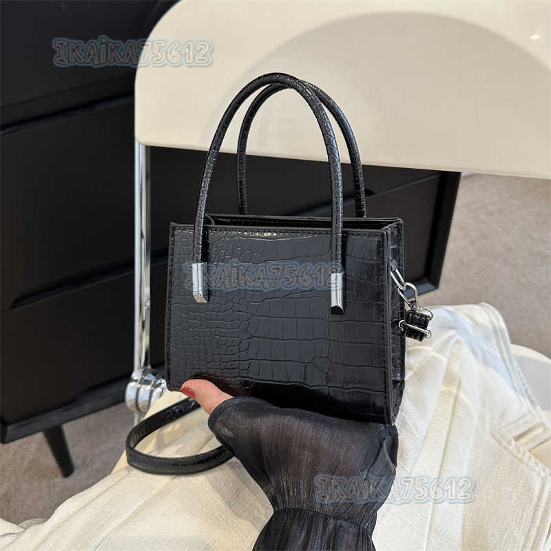 Simple Fashion Bag for Women 2025 Summer New Fashion Trend Single Shoulder Bag Casual Crossbody Bag Fashion Small Square Bag H250804
