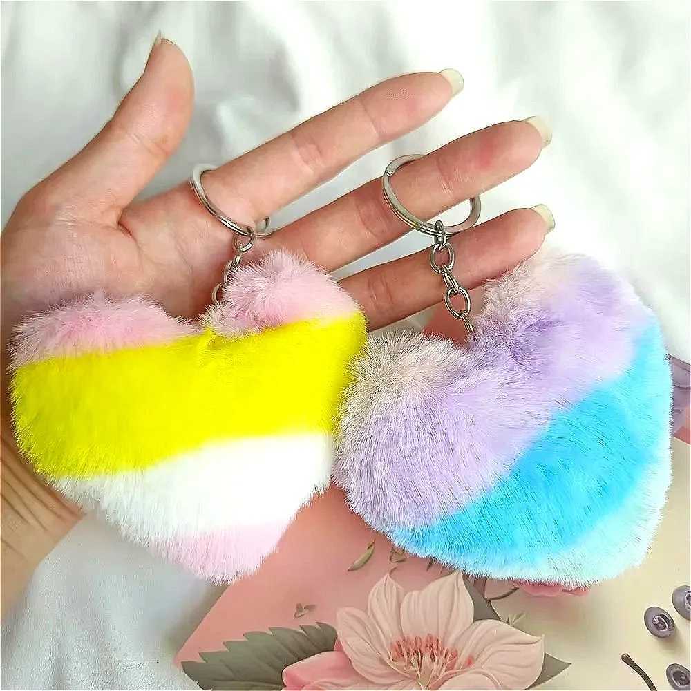 Creative Rainbow Gradient Love Ball Keychain Pendant Internet Celebrity Cute Backpack Hanger Car Key Womens Accessories Gift G250802