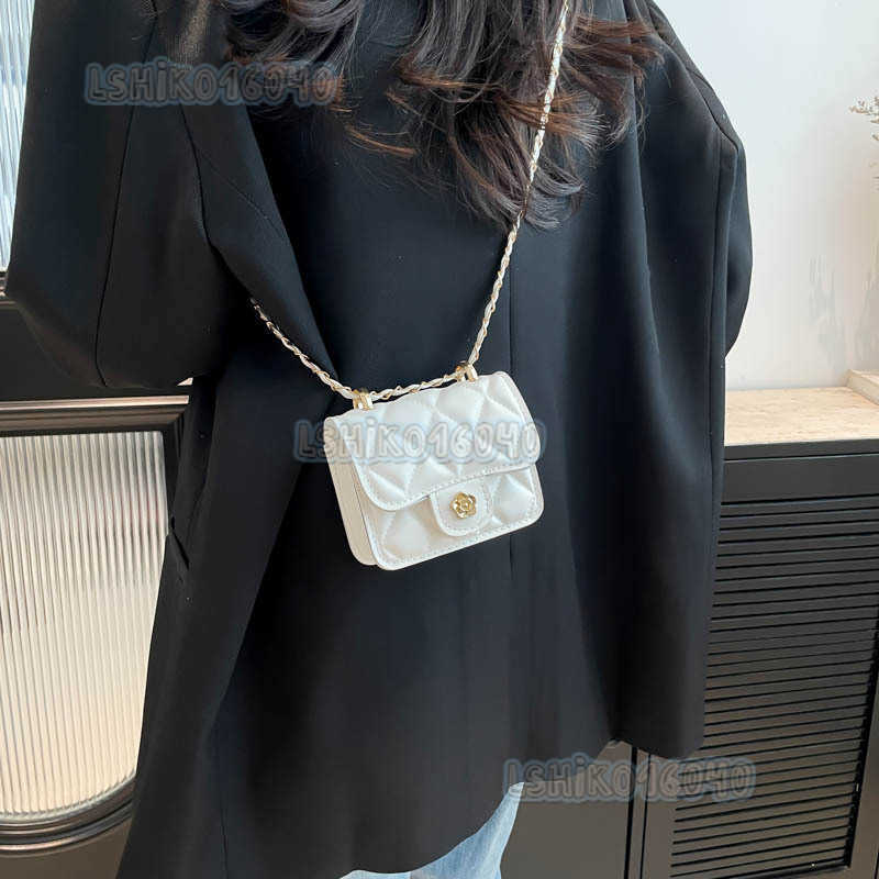 Premium 2025 New Niche Design Chain Small Bag Handheld Versatile Celebrity Lipstick Bag Mini Coin Small Square Bag H250804