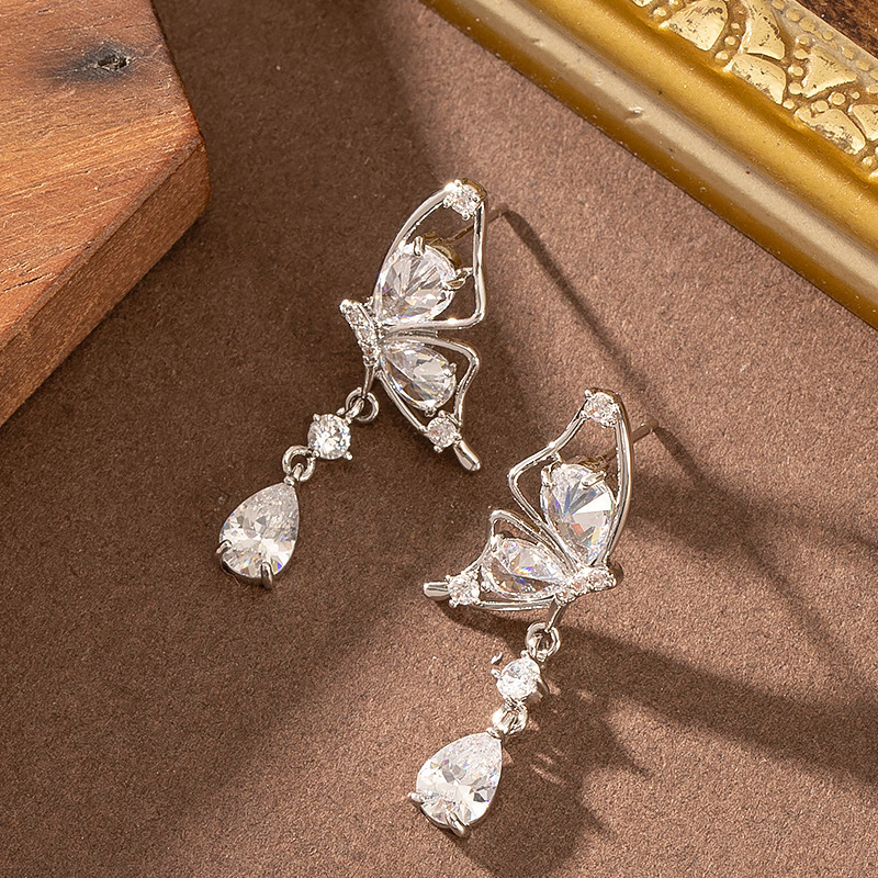 Korean Version New Fashion Super Fairy Exquisite Inlaid Zircon Butterfly Earrings for Women Versatile Elegant High-end Sier Needle Ear Jewelry
