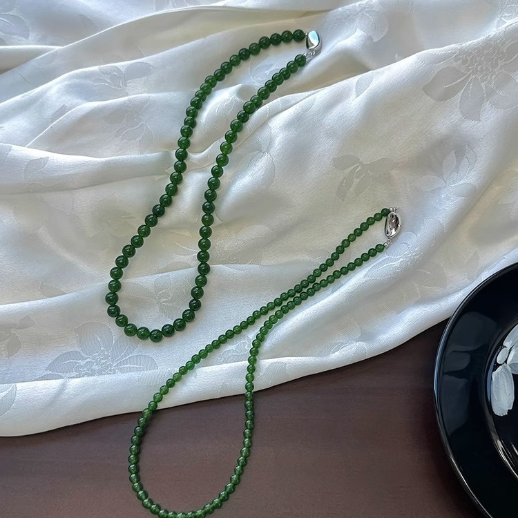 Chinese Neo Chinese Style Elegant Jade Green Simulated Chalcedony Beaded Necklace with Ingot Clasp Versatile Skin Brightening Collarbone Chain for Wom
