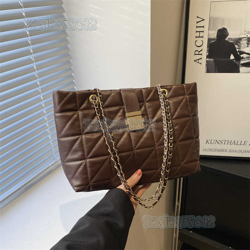 Casual Texture Personality Large Capacity Beautiful Tote Bag New Trendy Fashionable Handbag Simple Shoulder Bag H250804