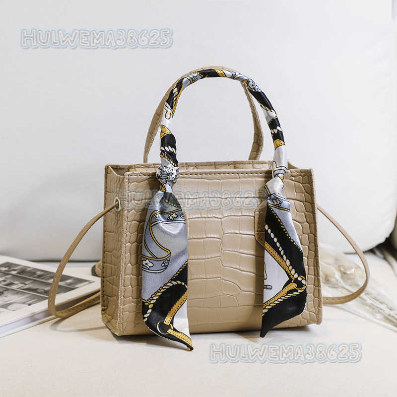 Womens Crocodile Pattern Handbag 2025 Autumn Winter New Single Shoulder Crossbody Coin Bag Trendy H250804