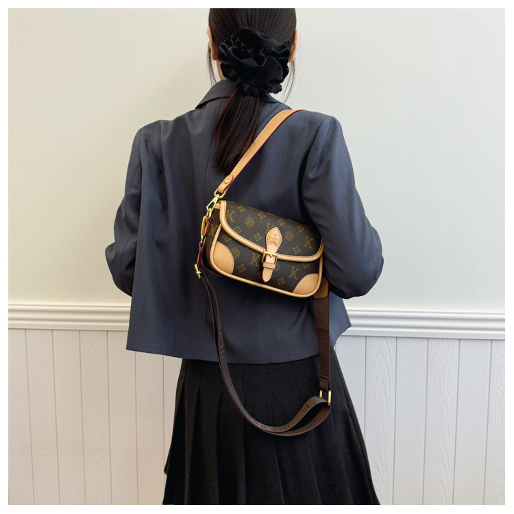 2025 Women's bag new temperament, splicing print niche explosive versatile wallet punch-free shoulder strap fashionable shoulder bag