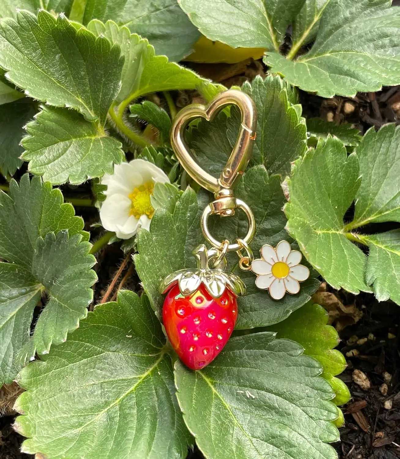 ute Strawberry Keychain Bag Charms Kawaii Heart Flower Key chains Accessories Decor for Girls Purse Gifts G250802