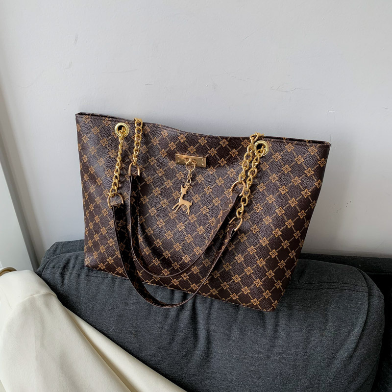 Retro commuting texture chain shoulder bag female spring new style all-match underarm bag tote bag female bag