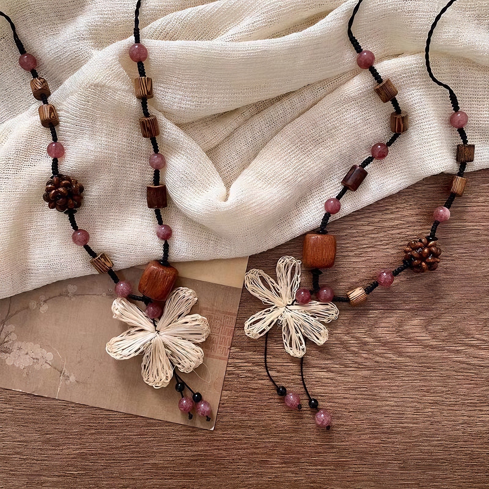 Chinese Neo Chinese Style Braided Flower Necklace for Women Design Forward Vintage Collarbone Chain Versatile for Sweaters Casual Outfits