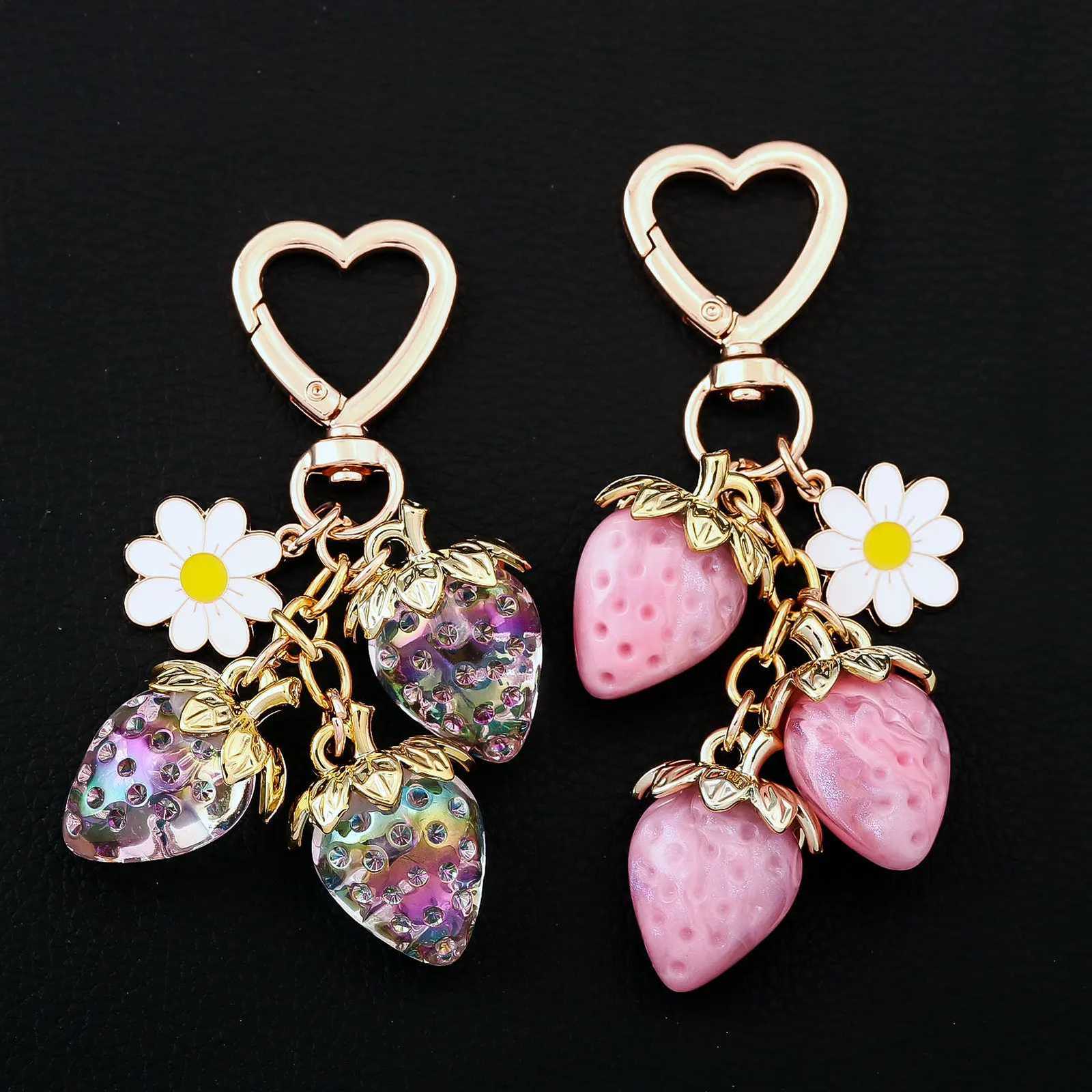 ute Strawberry Bag Pendant Keychain Kawaii Heart Flower Daisy Key Chain for Women Girls Bag Purse Pendant Accessories Gift G250802