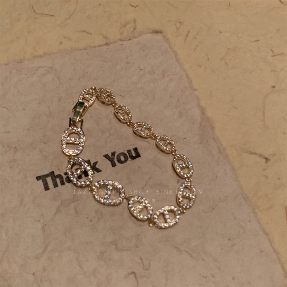 Gold - Tone Linked Oval Bracelet With Rhinestone Accents Trendy Daily Jewelry Party Wear Gift For Her High Quality And Eye - catching Jewelry