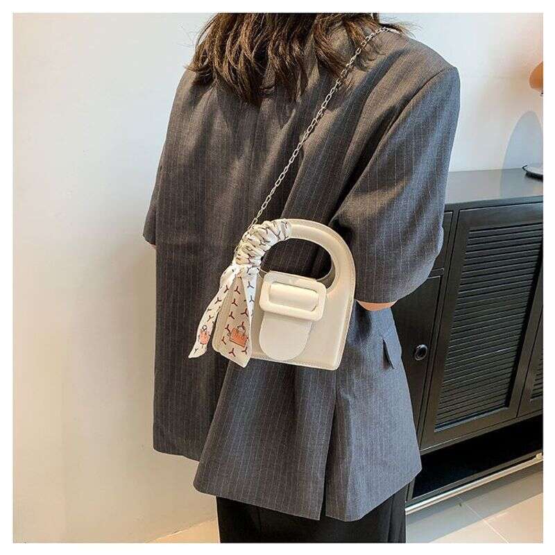 Women New Niche Design Shoulder Bag Mandbag Chain Small Square High-Level Simple Messenger Bag
