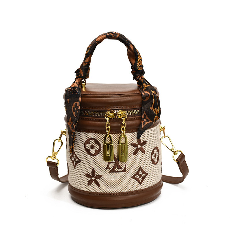 Designer New Patchwork Womens Bucket Bag Sweet Elegant Fashion Shoulder Bag Enhances Your Commuter Friendly with Personality Crossbody Bag