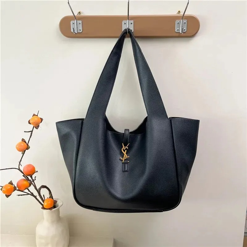 Designer bag Shoulder Bag fashionable Luxury Bag Crossbody Purse Designer Shell Bag Women Designer New Fashion Commuter Leather Handbag Large Tote Bag