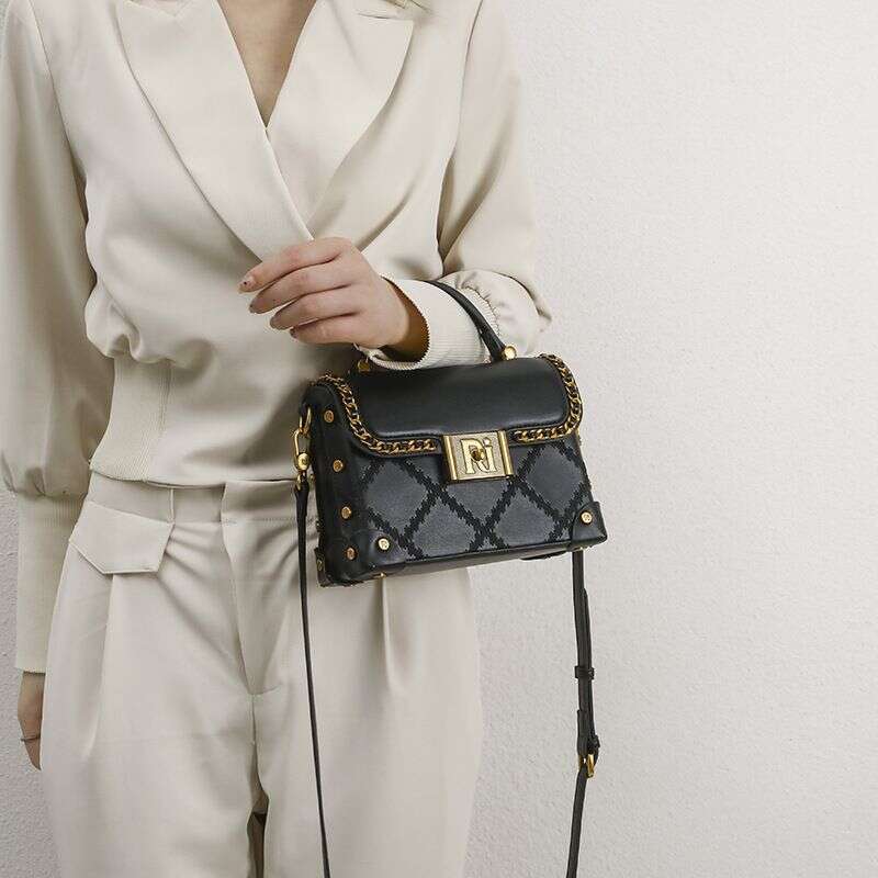 Advanced Niche Design For Women's New Single Shoulder Crossbody Bag, Retro And Versatile Portable Small Square Bag